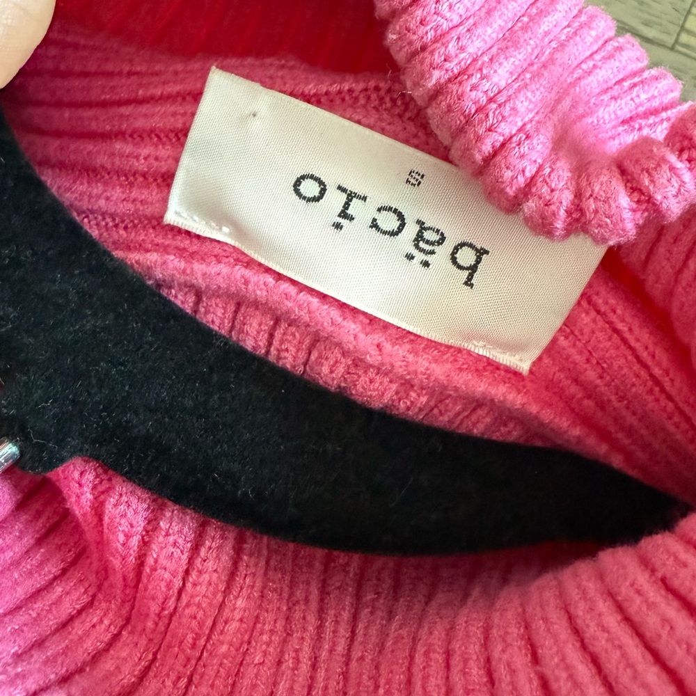 Pink Ribbed Turtleneck Sweater - Picture 4 of 4